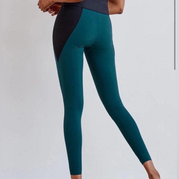 Aday Throw It Higher Leggings - Picture 8 of 9